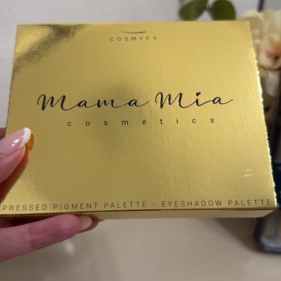 BUNDLE - EcoTools Makeup Brush Set.Mama Mia Eyeshadows.24K Gold Face Mask. - Picture 2 of 7